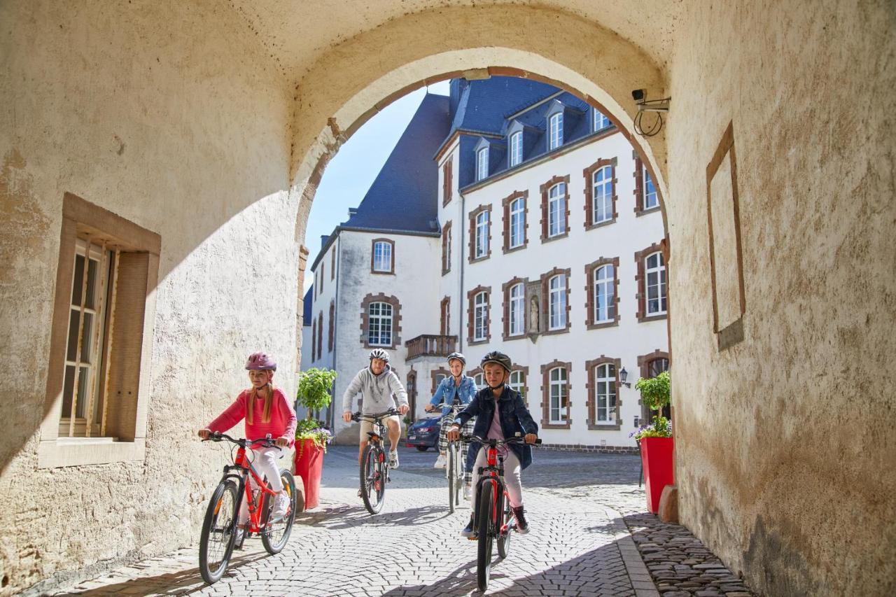 Hotel-Restaurant Beim Schlass Wiltz Exterior foto